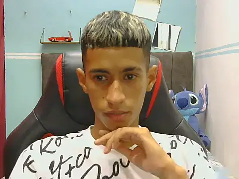 Angelstripboy online show from August 8, 8:22 pm