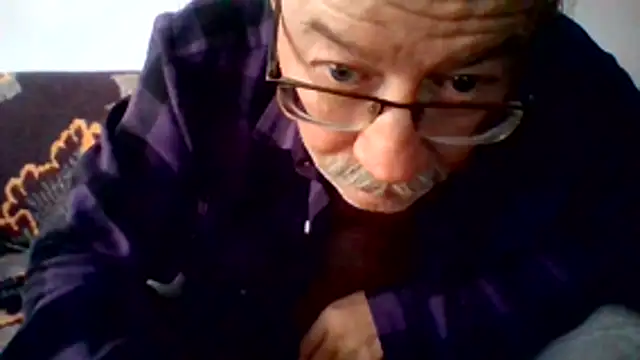 cumloverboyxx69 online show from April 18, 4:38 am