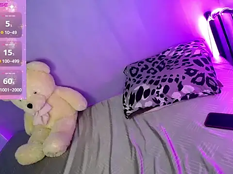 katie white online show from January 11, 7:46 am