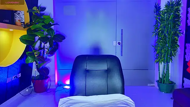 MalaikaBrown online show from October 17, 12:19 pm