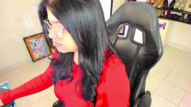 BellaFlaming online show from April 10, 10:53 am