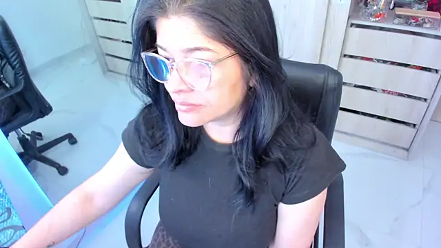 Snapshot of BellaFlaming chatting on June 25, 12:09 pm BellaFlaming online show from June 25, 12:09 pm
