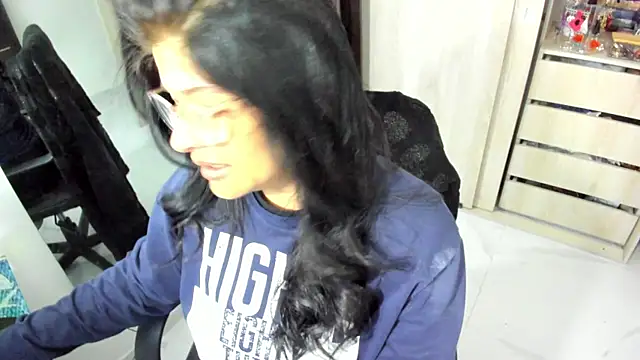 Snapshot of BellaFlaming chatting on July 7, 11:03 am BellaFlaming online show from July 7, 11:03 am