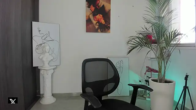 liah v online show from January 22, 7:45 pm