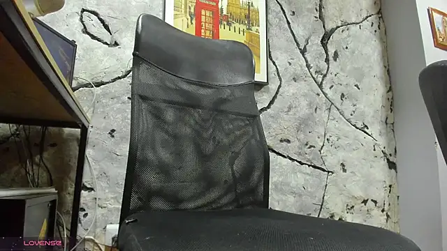 Snapshot of Maxi_TheBigDaddy chatting on January 9, 3:15 pm Maxi TheBigDaddy online show from January 9, 3:15 pm