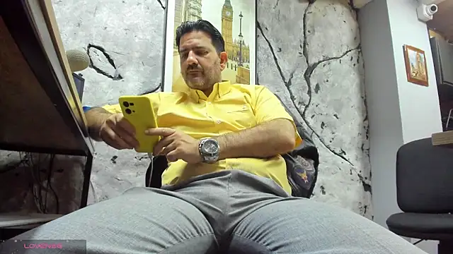 Snapshot of Maxi_TheBigDaddy chatting on January 16, 11:58 am Maxi TheBigDaddy online show from January 16, 11:58 am