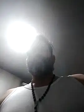 Snapshot of Maxi_TheBigDaddy chatting on March 20, 11:04 am Maxi TheBigDaddy online show from March 20, 11:04 am