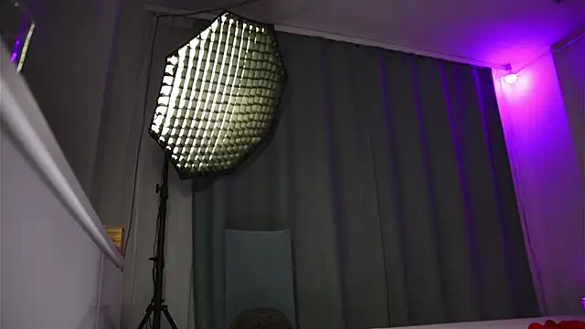 oliviabennett2022 online show from February 14, 9:21 pm