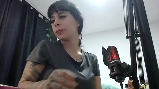 shy katy  online show from April 7, 8:04 am