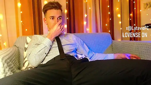 Midnighter  online show from December 14, 5:29 pm