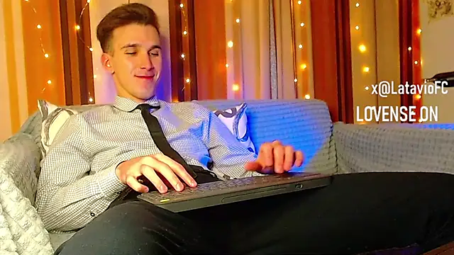 Midnighter  online show from December 23, 12:52 am