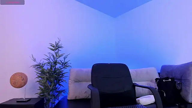 charlottewhitte online show from March 15, 11:19 am