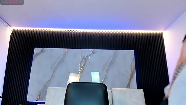 charlottewhitte online show from October 22, 11:43 am