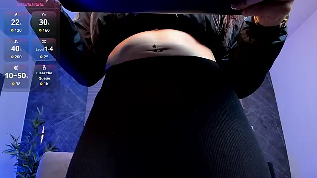 charlottewhitte online show from February 27, 11:10 am