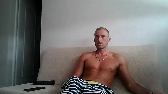 Snapshot of sebcucold chatting on July 26, 2:57 pm sebcucold online show from July 26, 2:57 pm