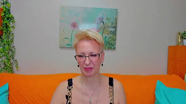 iamyourdream89 online show from March 17, 2:42 pm