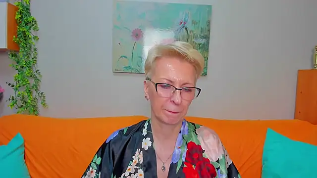 iamyourdream89 online show from March 27, 1:11 pm