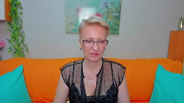 iamyourdream89 online show from April 8, 12:38 pm