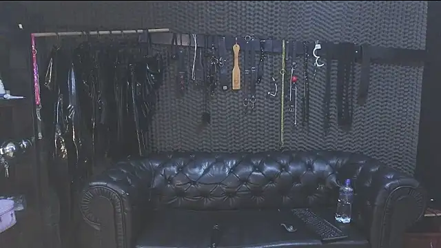 kimberly swan online show from March 11, 3:48 am