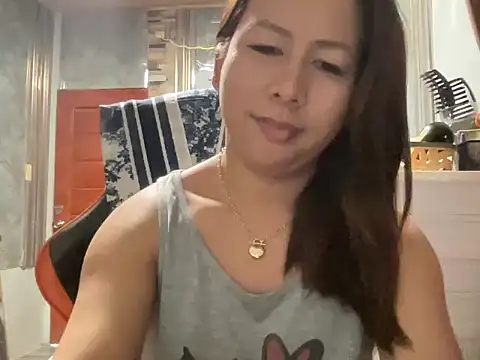 Snapshot of UrLove_Marga chatting on June 18, 10:25 pm UrLove Marga online show from June 18, 10:25 pm