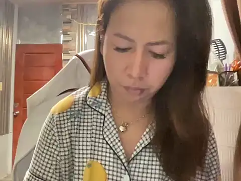 Snapshot of UrLove_Marga chatting on June 24, 10:09 pm UrLove Marga online show from June 24, 10:09 pm
