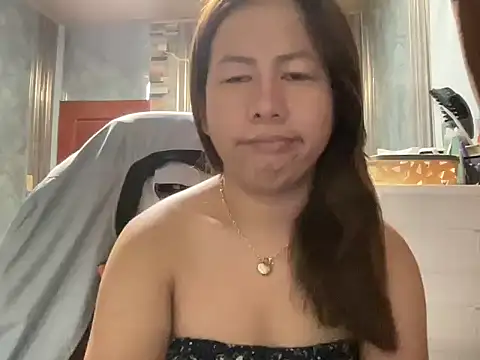 Snapshot of UrLove_Marga chatting on July 1, 9:58 pm UrLove Marga online show from July 1, 9:58 pm