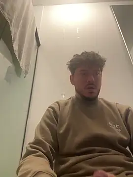 guaposexyh0t online show from June 8, 4:24 am