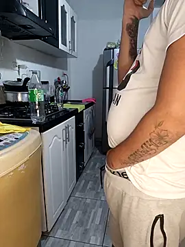 catire2323 online show from February 20, 1:46 am