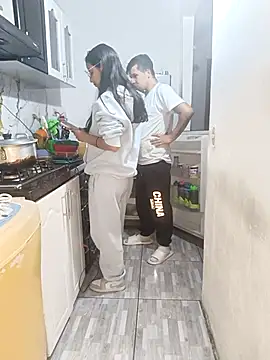 catire2323 online show from April 7, 1:06 am