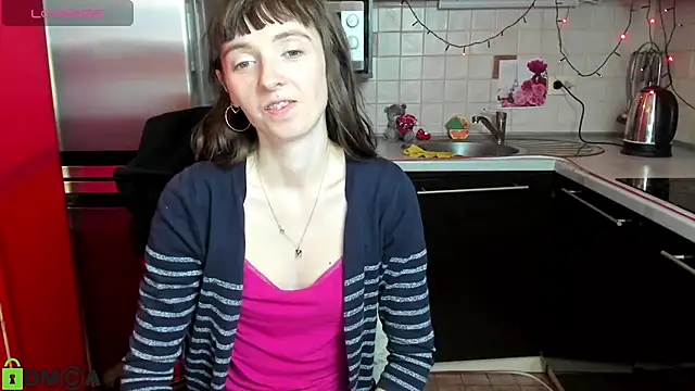 TayanaJons online show from March 3, 11:00 am