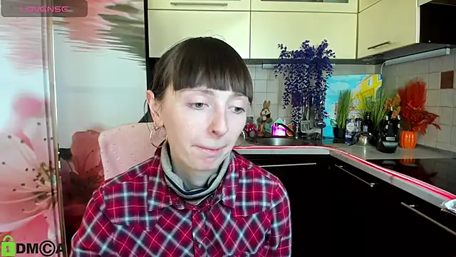 TayanaJons online show from March 5, 8:10 am