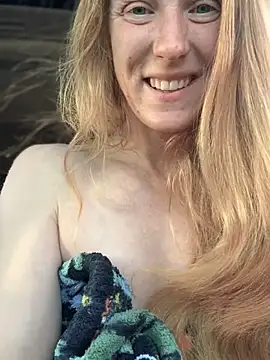 GoldenFlameGoddess online show from April 7, 2:17 pm