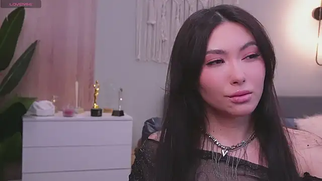 Molly Jons online show from March 29, 1:05 am