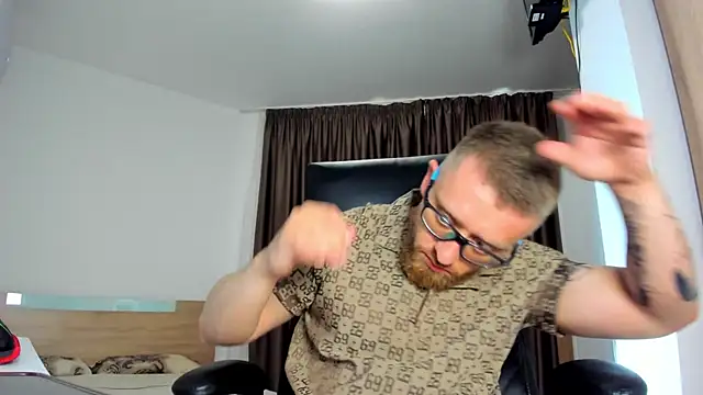 Findom guy online show from June 19, 4:22 pm