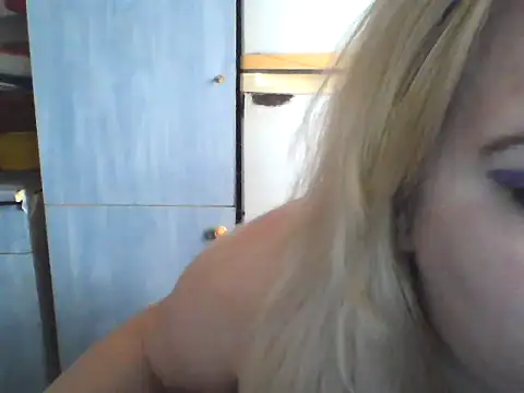 D Marinna online show from December 15, 9:35 am