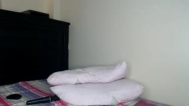 NIKKIE LOVE online show from April 13, 7:58 am