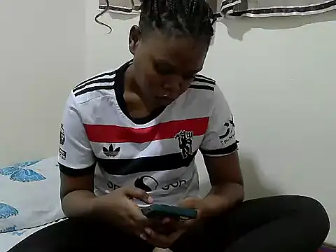 maggyjan online show from April 18, 11:16 pm