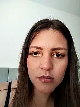 Mia Hampton online show from March 9, 6:32 pm