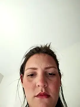 Mia Hampton online show from March 21, 5:45 pm