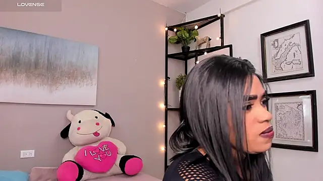 Briana Wells  online show from March 29, 12:38 pm