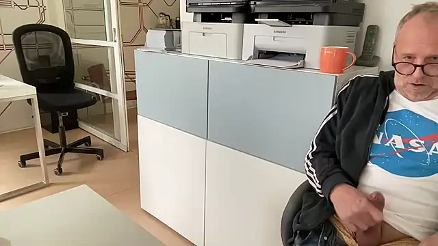 drefman online show from February 24, 11:41 am