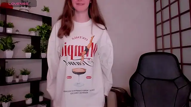 KateCuddle online show from March 18, 2:47 am