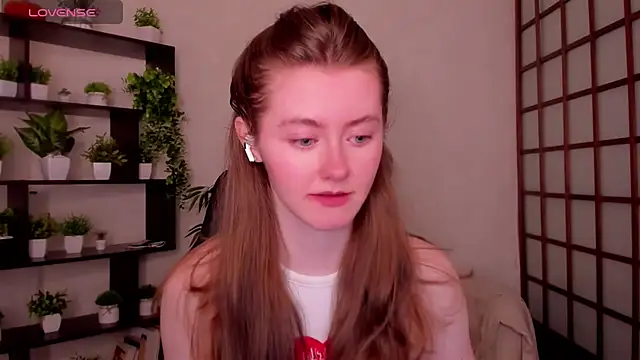 KateCuddle online show from April 27, 2:42 am