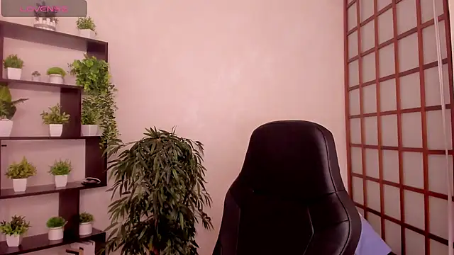 KateCuddle online show from May 28, 2:20 am