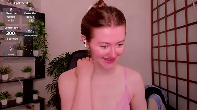 KateCuddle online show from June 16, 2:25 am