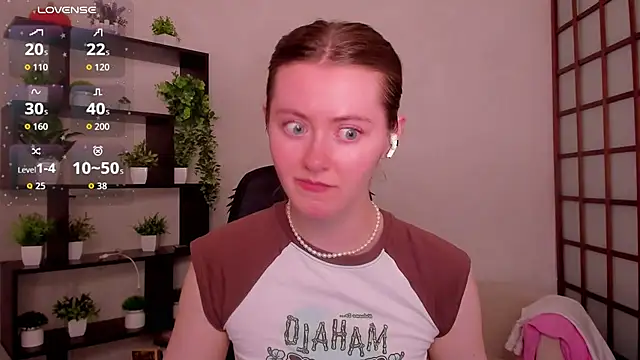 KateCuddle online show from June 18, 2:12 am