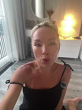 WhiteBunny online show from June 10, 10:58 am