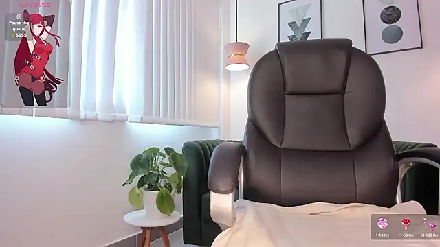 tiana cruz online show from March 1, 8:55 pm