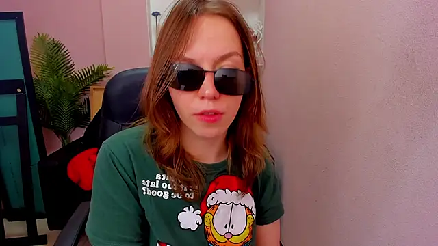 Persephoni online show from December 17, 5:02 am