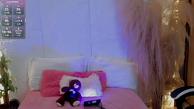 dominique25  online show from July 16, 1:11 am